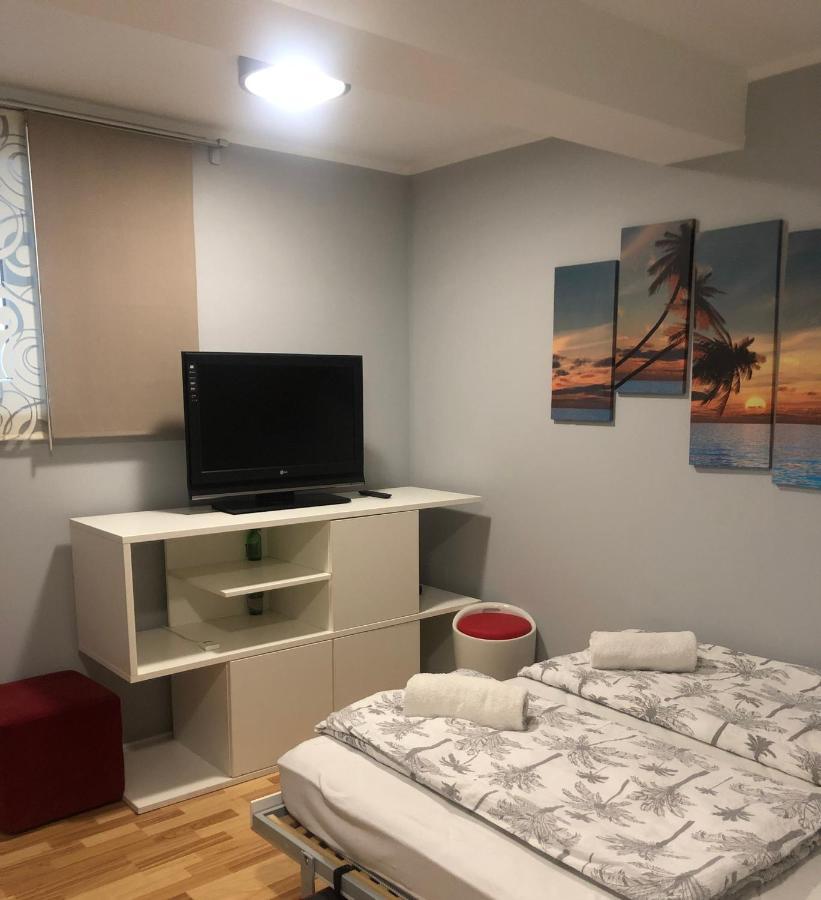 Apartment Red Square Любляна Экстерьер фото
